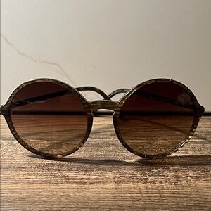 Authentic Chanel light brown Sunglasses with Brown Lenses. 5279 c.1444/S5